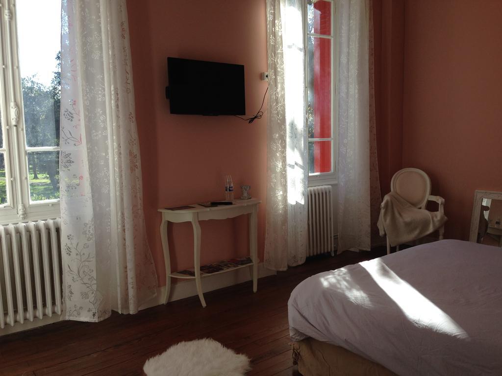Les Chambres D'Hotes Du Domaine De Lugazaut Vielle-Soubiran Luaran gambar